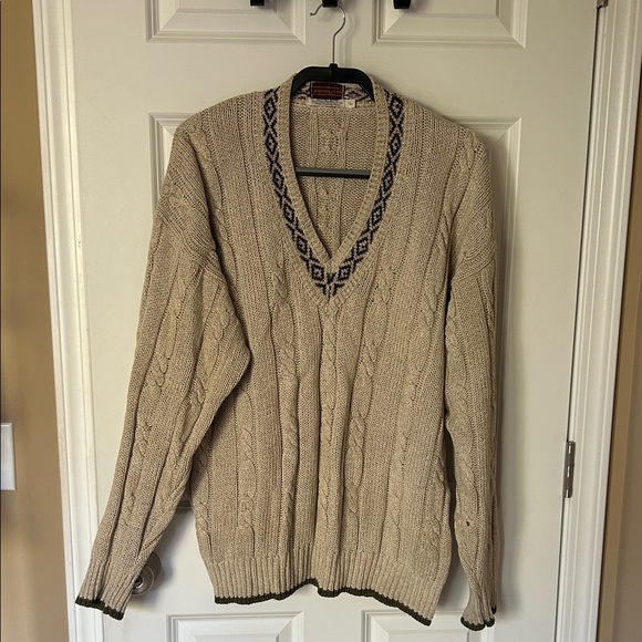 Men's Classic Vintage Cable Knit V-Neck Sweater - Picture 1 of 3